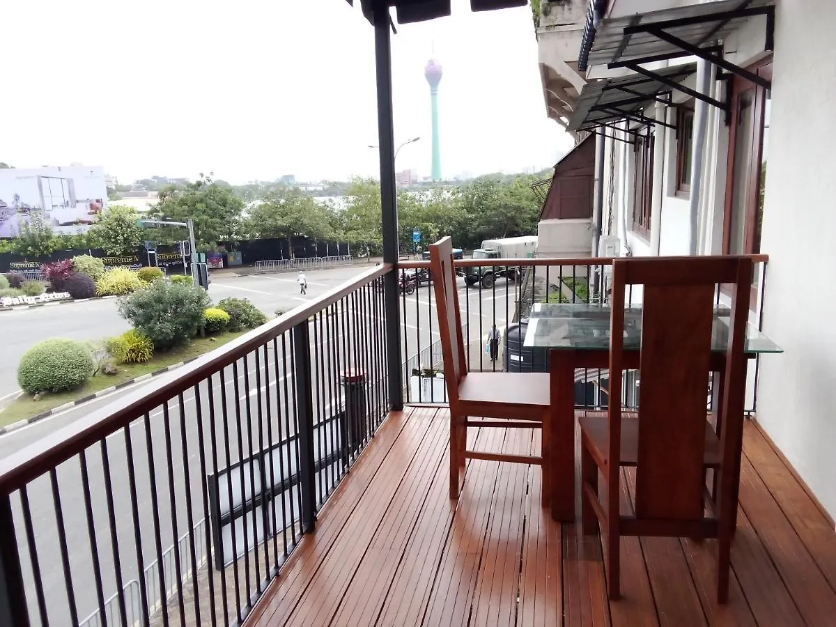 Urban Deck Bed & Breakfast Colombo