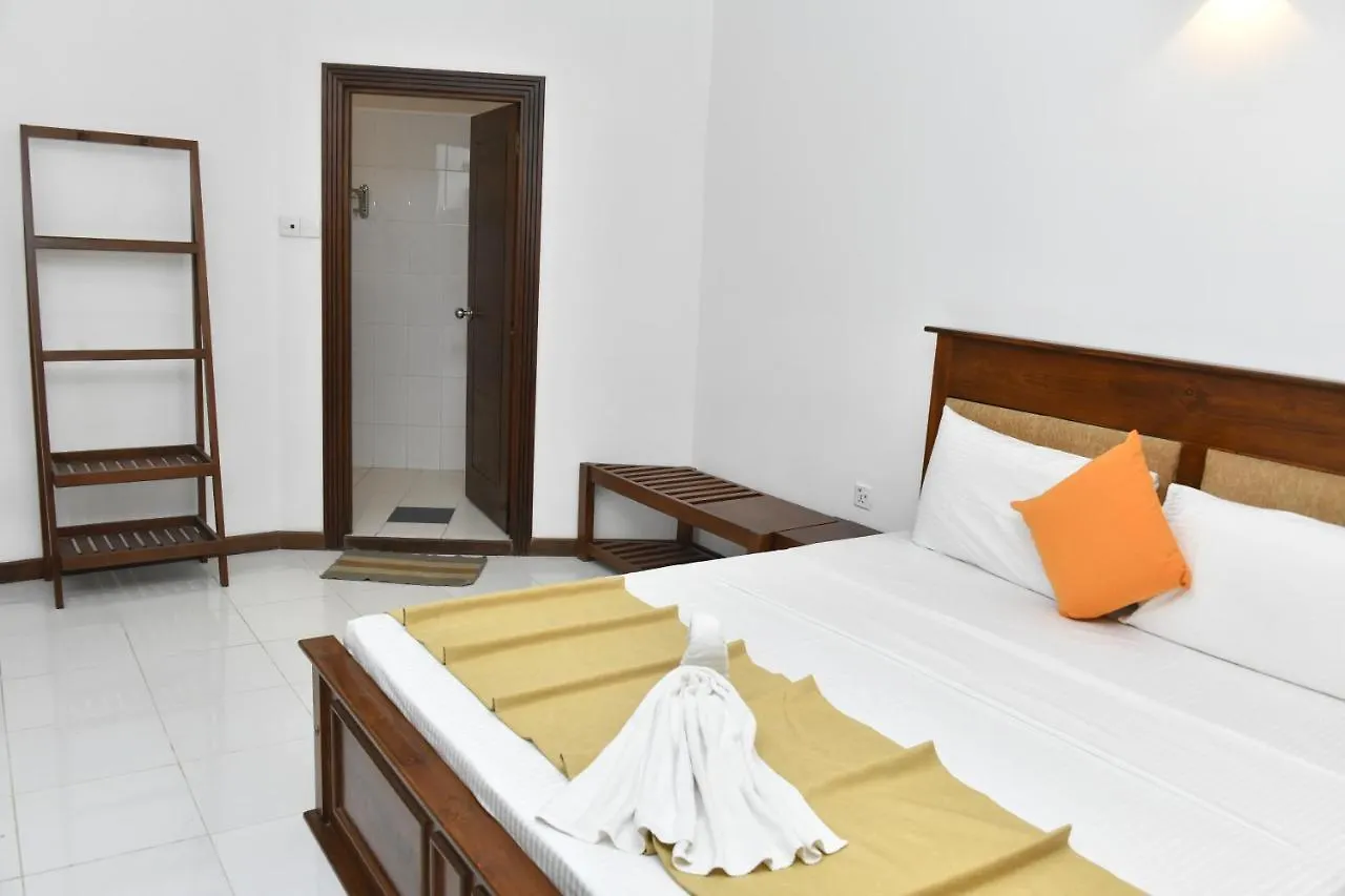 Urban Deck Bed & Breakfast Colombo