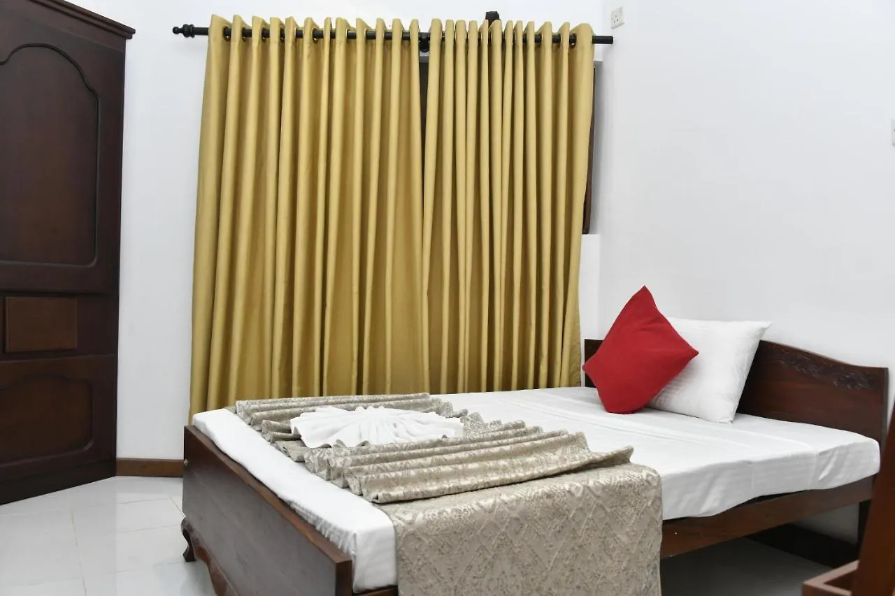 Urban Deck Bed and Breakfast Colombo
